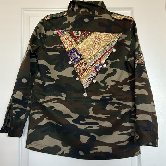 Beautiful stories camouflage jacket with unique pockets - Picture 9 of 9